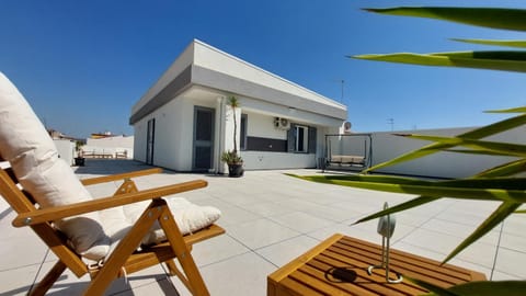 Balcony/Terrace, furniture, sunbed