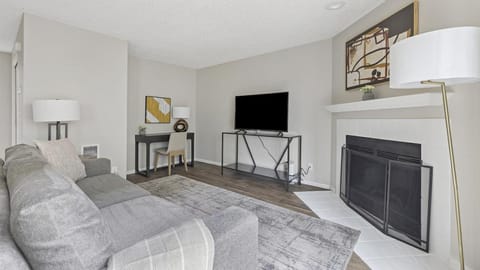 Landing Modern Apartment with Amazing Amenities (ID1274X054) Apartment in Vancouver