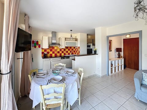 Nice family apartment close to the beach Apartment in Le Lavandou