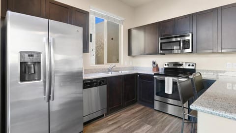 Landing Modern Apartment with Amazing Amenities (ID8267X35) Apartment in Catalina Foothills