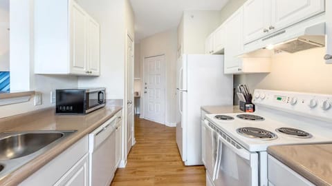 Landing Modern Apartment with Amazing Amenities (ID8999X86) Apartment in Mount Pleasant