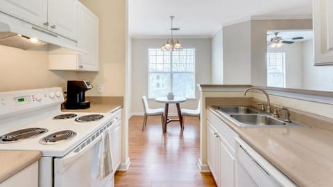 Landing Modern Apartment with Amazing Amenities (ID8999X86) Apartment in Mount Pleasant