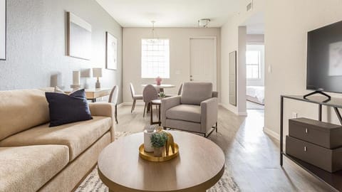 Landing Modern Apartment with Amazing Amenities (ID8107X42) Apartment in Fort Myers