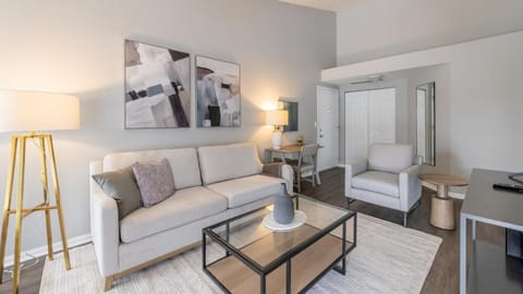 Landing Modern Apartment with Amazing Amenities (ID8228X10) Apartment in Valley Park