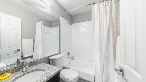 Landing Modern Apartment with Amazing Amenities (ID8228X10) Apartment in Valley Park