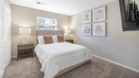 Landing Modern Apartment with Amazing Amenities (ID9984X98) Apartment in Smyrna