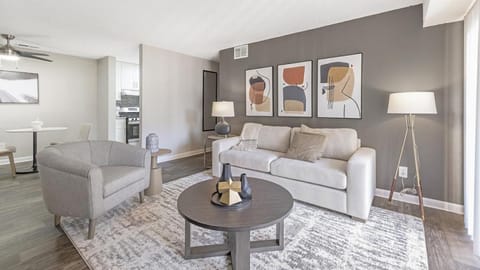 Landing Modern Apartment with Amazing Amenities (ID9984X98) Apartment in Smyrna