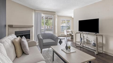 Landing Modern Apartment with Amazing Amenities (ID9879X54) Apartment in Federal Way