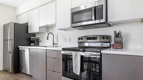 Landing Modern Apartment with Amazing Amenities (ID1209X860) Apartment in Gresham