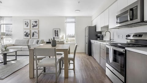 Landing Modern Apartment with Amazing Amenities (ID1209X860) Apartment in Gresham