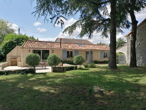 Property building, BBQ facilities, Garden view