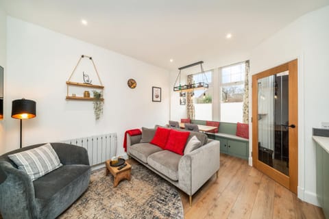 Grange8 Luxury Snug & Courtyard in Blairgowrie Apartment in Scotland
