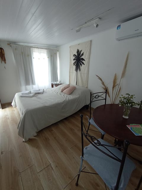 Bed, Living room, Bedroom