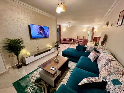 Communal lounge/ TV room, TV and multimedia, Living room, Seating area, Evening entertainment