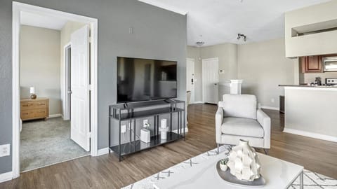 Landing Modern Apartment with Amazing Amenities (ID1189X976) Apartment in Sanford