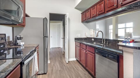 Landing Modern Apartment with Amazing Amenities (ID1189X976) Apartment in Sanford