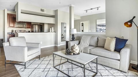 Landing Modern Apartment with Amazing Amenities (ID1189X976) Apartment in Sanford