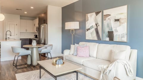 Landing Modern Apartment with Amazing Amenities (ID7740X83) Apartment in Tempe