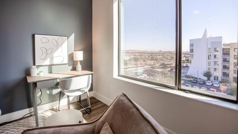 Landing Modern Apartment with Amazing Amenities (ID7740X83) Apartment in Tempe