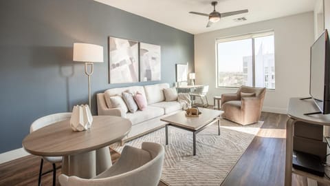 Landing Modern Apartment with Amazing Amenities (ID7740X83) Apartment in Tempe