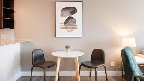 Landing Modern Apartment with Amazing Amenities (ID6629X73) Apartment in Cincinnati