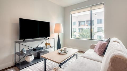 Landing Modern Apartment with Amazing Amenities (ID7631X31) Apartment in Tempe