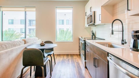 Landing Modern Apartment with Amazing Amenities (ID7631X31) Apartment in Tempe