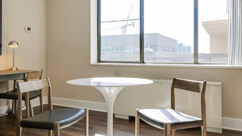 Landing Modern Apartment with Amazing Amenities (ID7280X77) Apartment in Crystal City