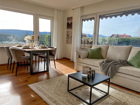 View (from property/room), Living room, Photo of the whole room, Dining area, Food, Food, Pets, Breakfast, Lunch, Dinner, kitchen