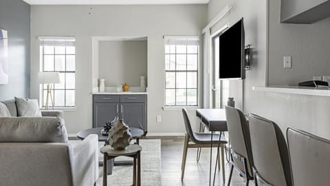 Landing Modern Apartment with Amazing Amenities (ID9400X06) Apartment in Carrollton