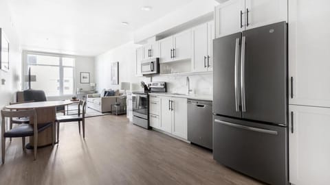 Landing Modern Apartment with Amazing Amenities (ID9717X89) Apartment in Vancouver