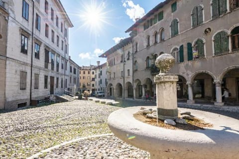 Loft overlooking the old town . Apartment in Feltre