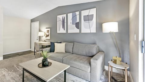 Landing Modern Apartment with Amazing Amenities (ID1004X404) Apartment in Federal Way