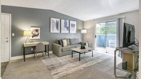Landing Modern Apartment with Amazing Amenities (ID1004X404) Apartment in Federal Way