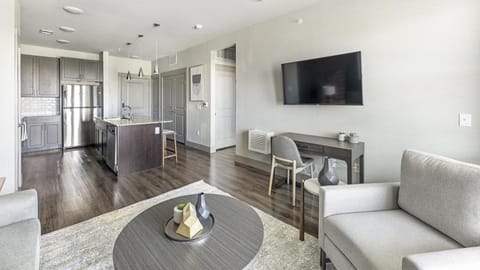 Landing Modern Apartment with Amazing Amenities (ID9427X28) Apartment in Denton