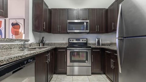 Landing Modern Apartment with Amazing Amenities (ID7450X72) Apartment in Fort Myers
