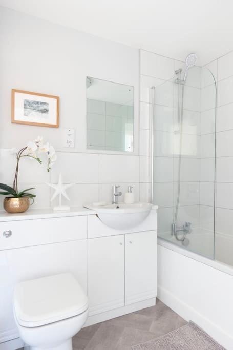 Big discount - long stays, central location Apartment in Reading