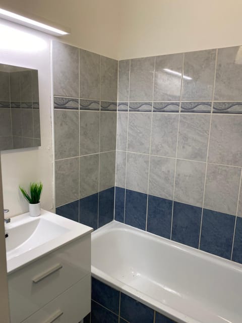 Appartement Port-En-Bessin Mer Proche Apartment in Normandy