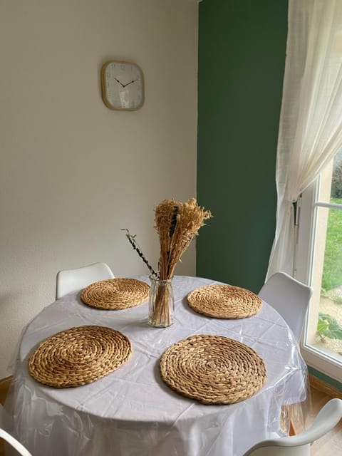 Appartement Port-En-Bessin Mer Proche Apartment in Normandy