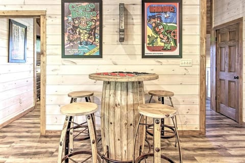 Game Room, Entertainment