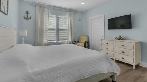 Sky Height Home House in Upper Grand Lagoon