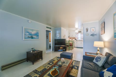Walk to Beach and Boardwalk! Coastal Ocean City Stay Apartment in Ocean City