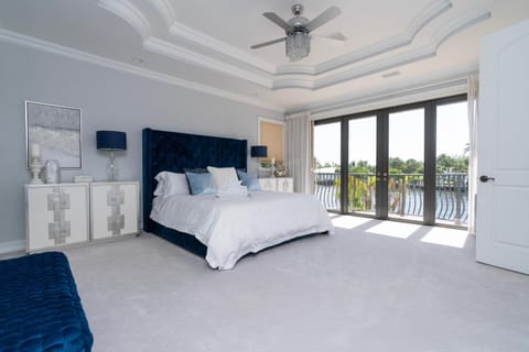 5 Bedroom Luxe Villa on Deep Water Intracoastal House in Hillsboro Beach