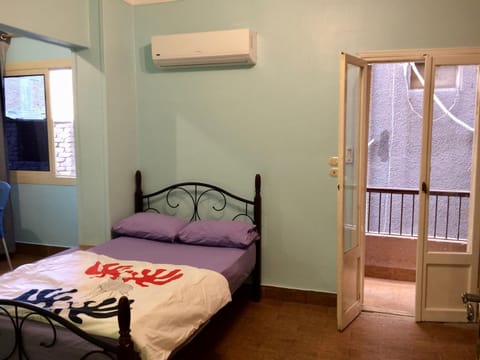 Bed, Photo of the whole room, air conditioner