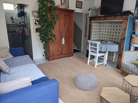 TV and multimedia, Living room, Dining area