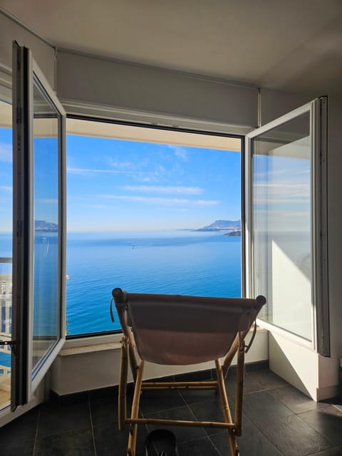 Coastal Paradise - Unrivalled Views of Côte D’Azur Apartment in Ventimiglia