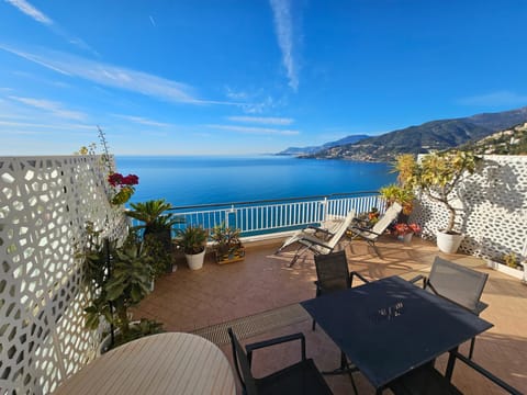 Coastal Paradise - Unrivalled Views of Côte D’Azur Apartment in Ventimiglia