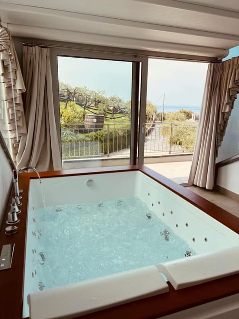 Property building, Bird's eye view, Garden, Hot Tub, Hot Tub, View (from property/room), View (from property/room), Garden view, Swimming pool, Inner courtyard view