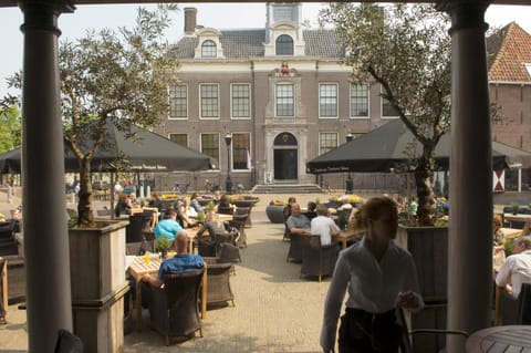 Patio, Restaurant/places to eat, Day, Summer, Balcony/Terrace, Guests, Garden view