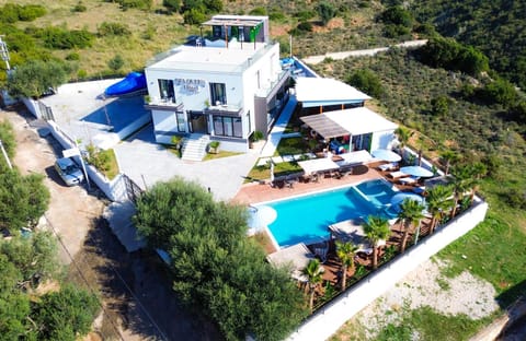 Property building, Spring, Natural landscape, Garden, Garden view, Pool view, Swimming pool, sunbed